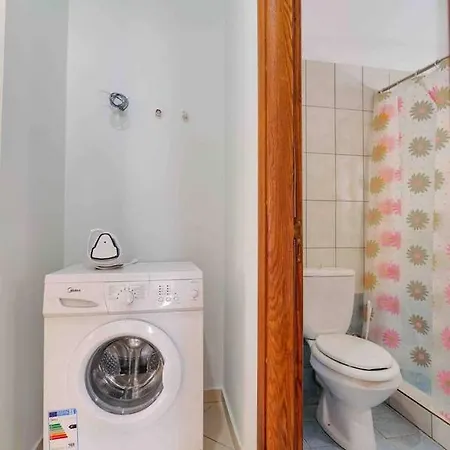 Sea Billows Sarandë