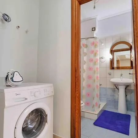 Sea Billows Sarandë