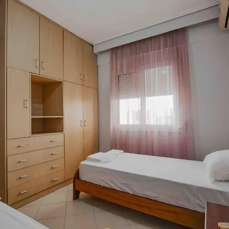 Sea Billows Sarandë